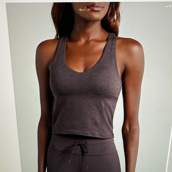 Vuori Halo 2.0 Performance Crop Racerback Tank, S, sangria Heather - Picture 4 of 6